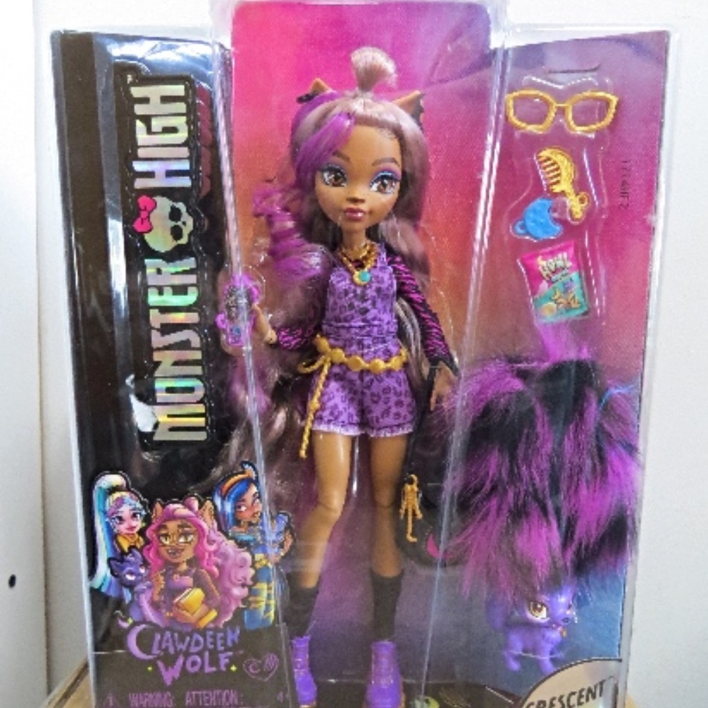 Monster High Doll, Clawdeen Wolf with Purple Streaked Hair Crescent